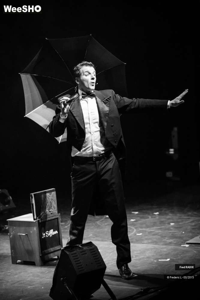 20/48 photos du spectacle Le Siffleur - Fred Radix