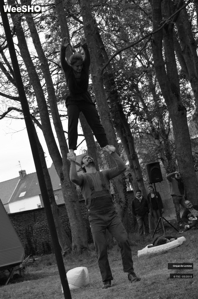 2/37 photos du spectacle L'herbe est plus rose ici 