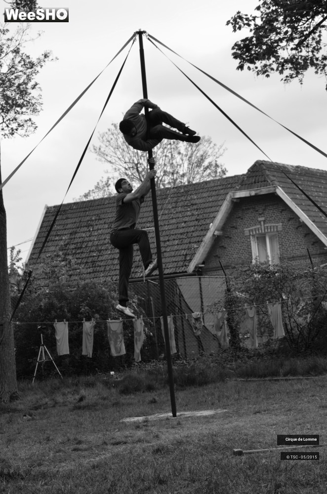 9/37 photos du spectacle L'herbe est plus rose ici 