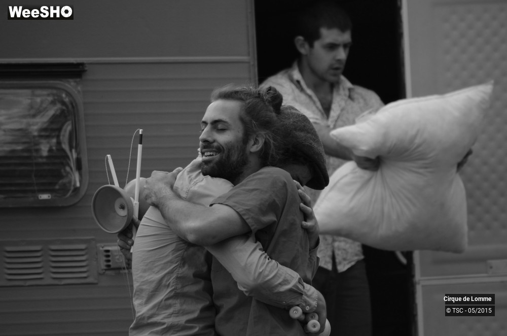 11/37 photos du spectacle L'herbe est plus rose ici 