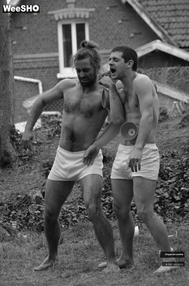 14/37 photos du spectacle L'herbe est plus rose ici 