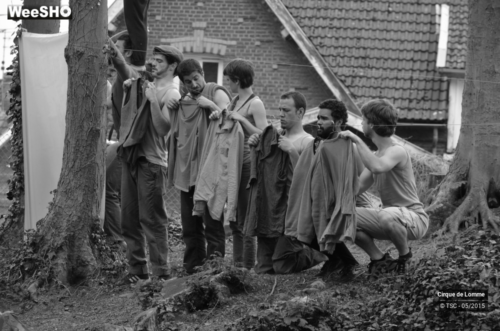 16/37 photos du spectacle L'herbe est plus rose ici 