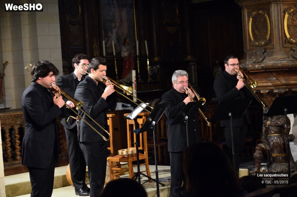 10/18 photos du spectacle La sacqueboute, de parades en divertissements
