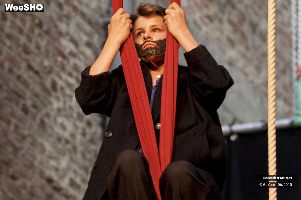 2/33 photos du spectacle Sacrée bouteille