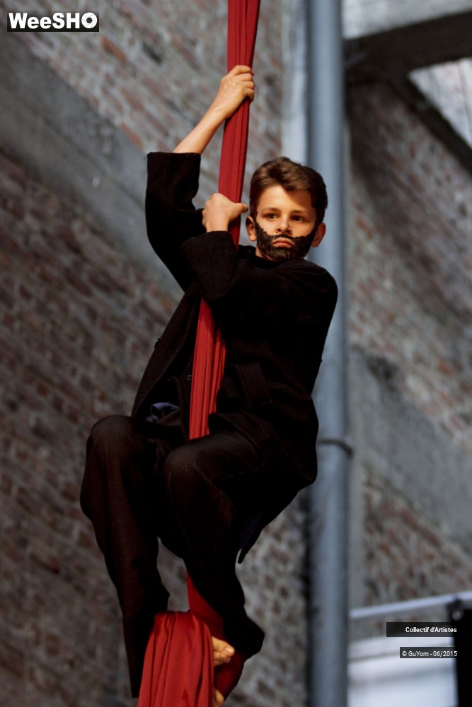 4/33 photos du spectacle Sacrée bouteille