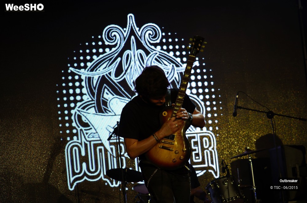 3/22 photos du spectacle Outbreaker