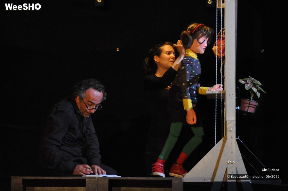 21/23 photos du spectacle Petit éloge de la désobéissance