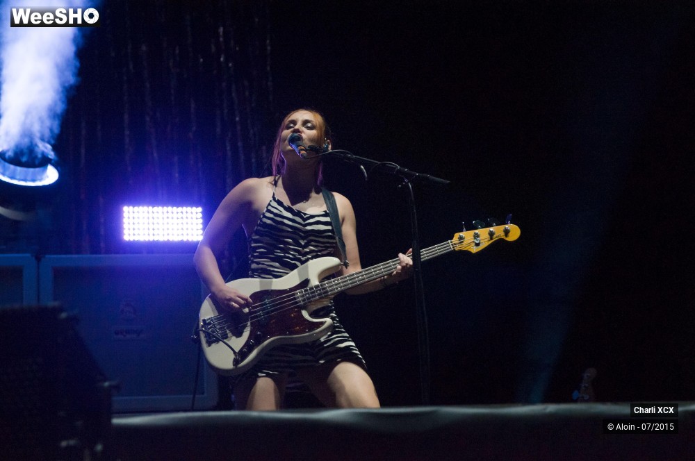 2/13 photos du spectacle Charli XCX