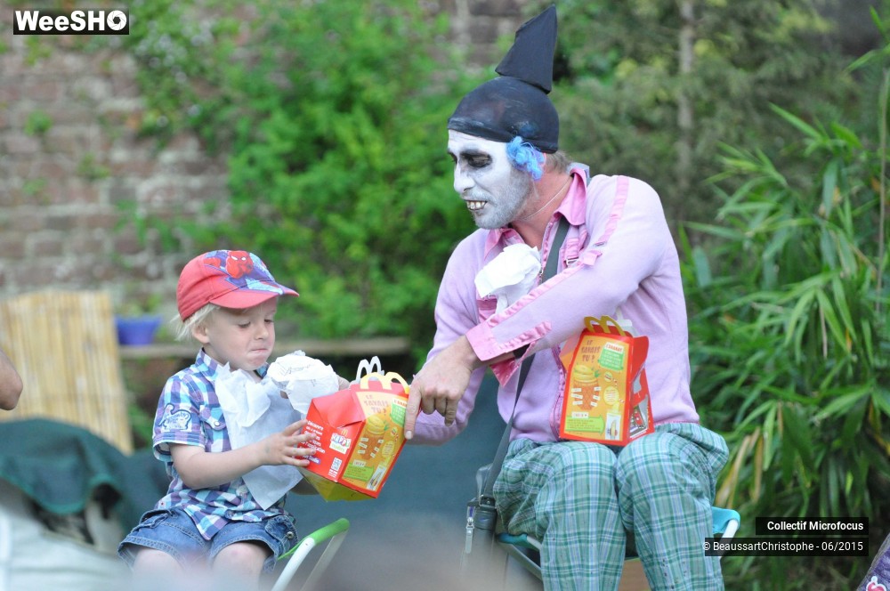 9/32 photos du spectacle Un jour par terre