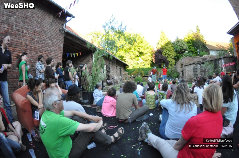 10/32 photos du spectacle Un jour par terre