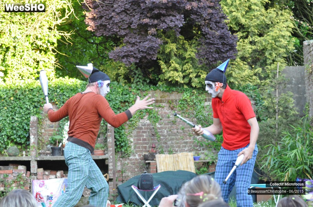 13/32 photos du spectacle Un jour par terre