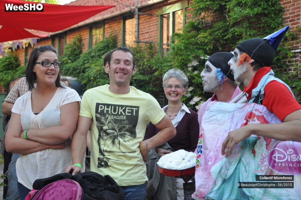 16/32 photos du spectacle Un jour par terre