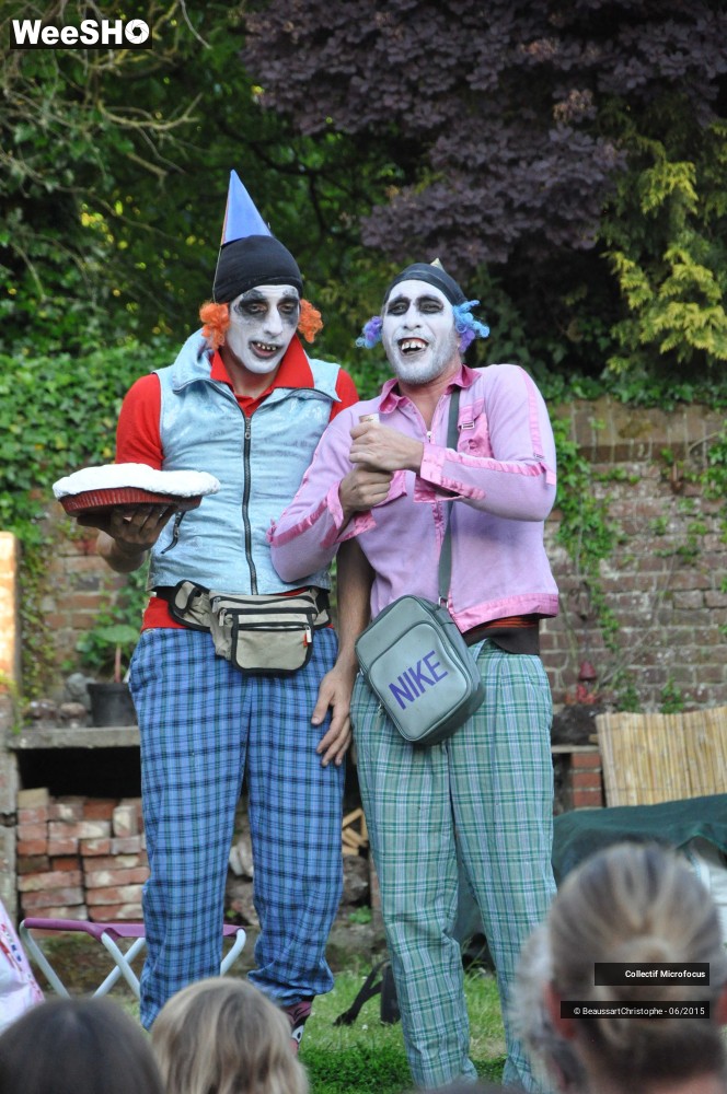 18/32 photos du spectacle Un jour par terre