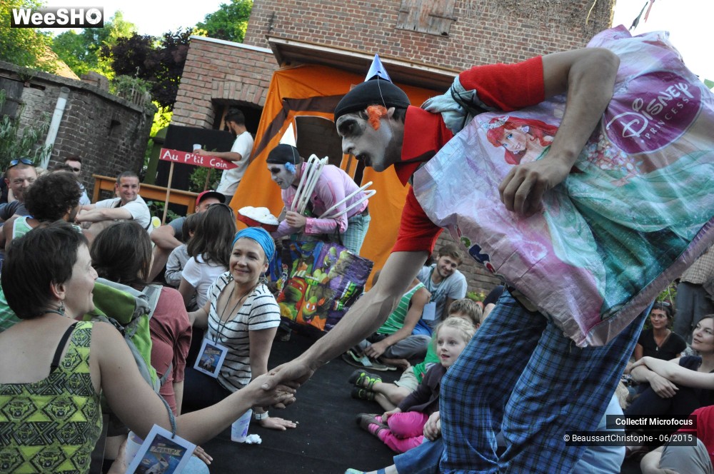 20/32 photos du spectacle Un jour par terre