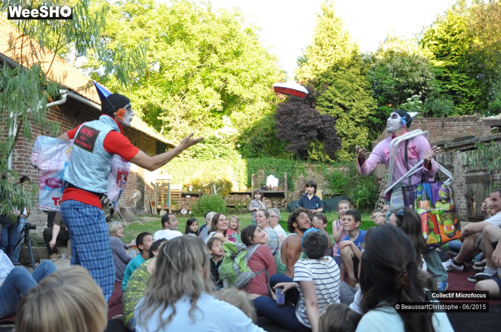 26/32 photos du spectacle Un jour par terre