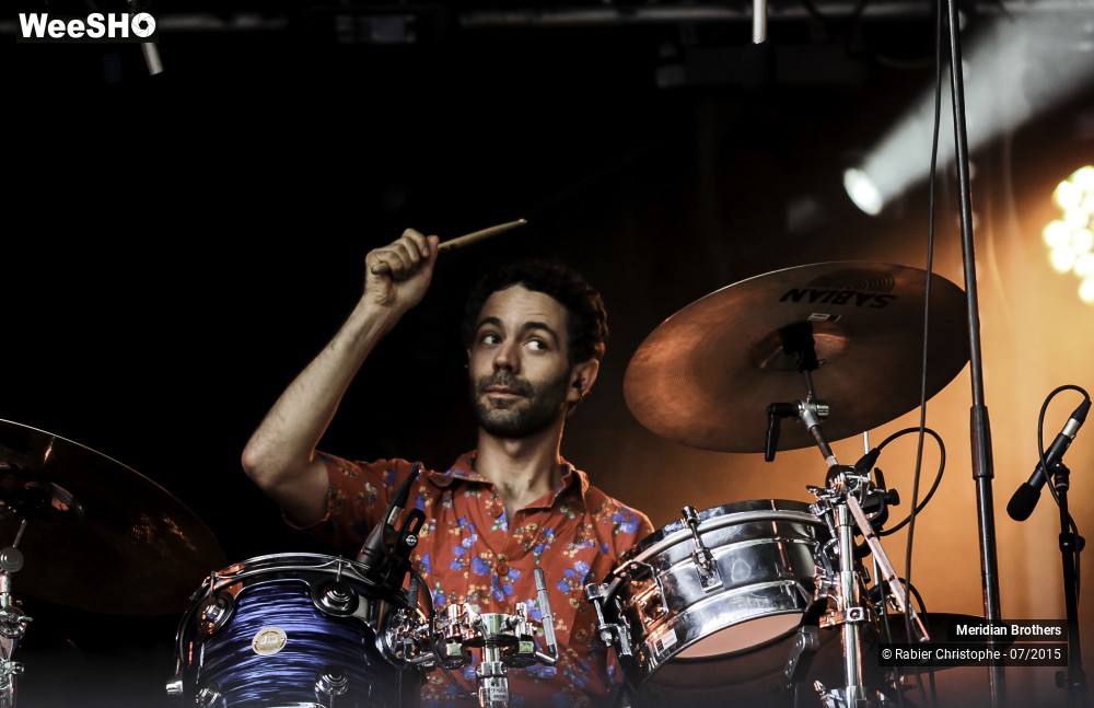 17/28 photos du spectacle Meridian Brothers