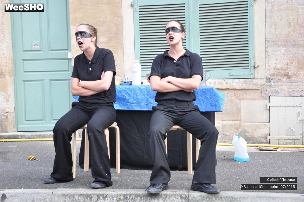 4/41 photos du spectacle Le Tour de Chant de l'Intruse