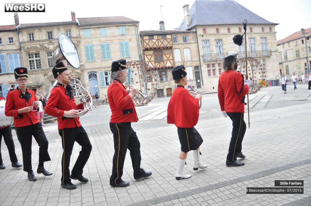 2/15 photos du spectacle Stille Fanfare