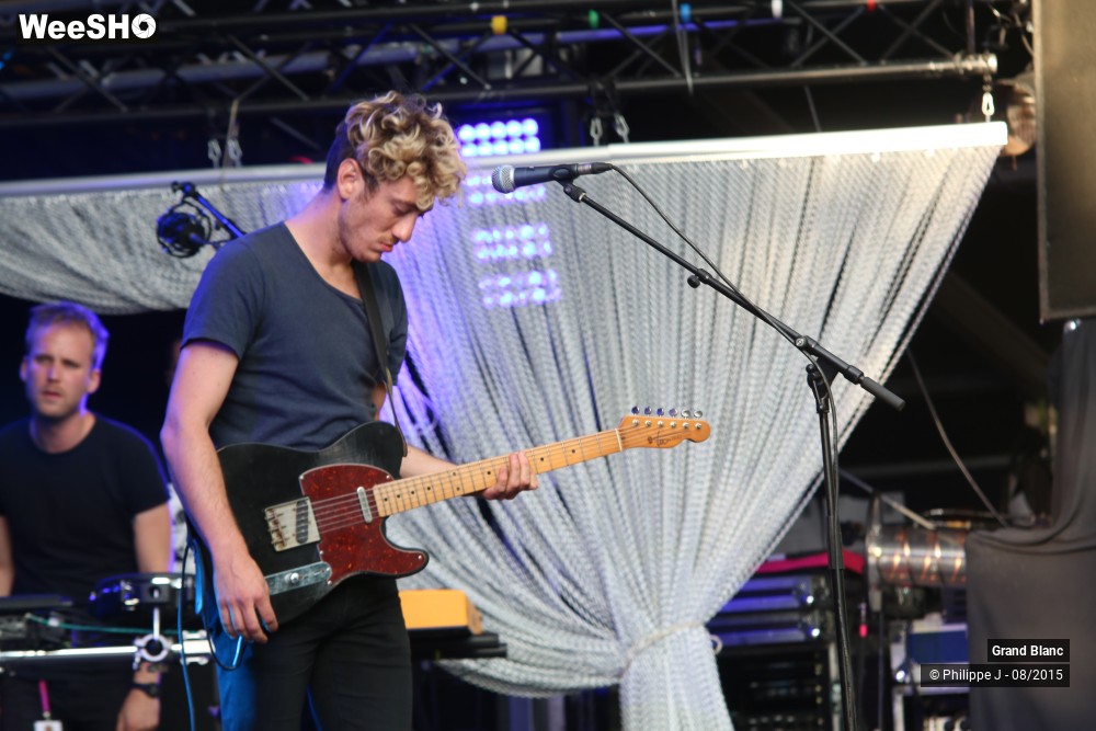 4/32 photos du spectacle Grand Blanc