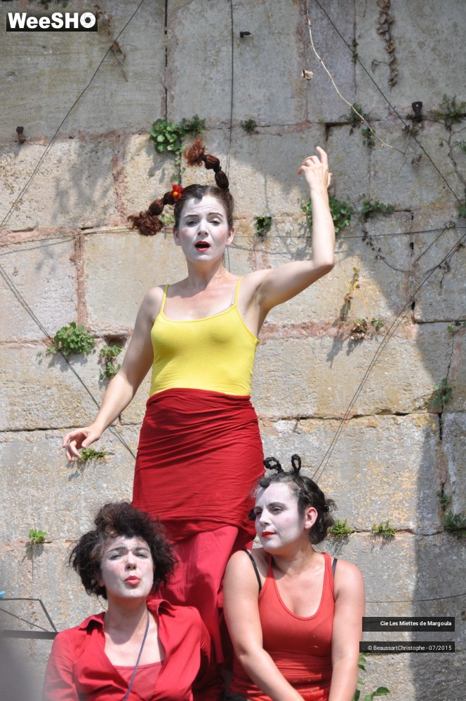 14/43 photos du spectacle Les Miettes de Margoula