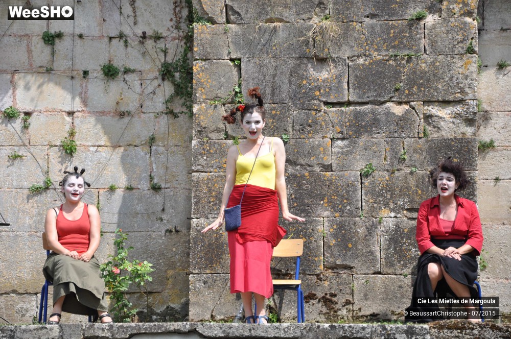 23/43 photos du spectacle Les Miettes de Margoula