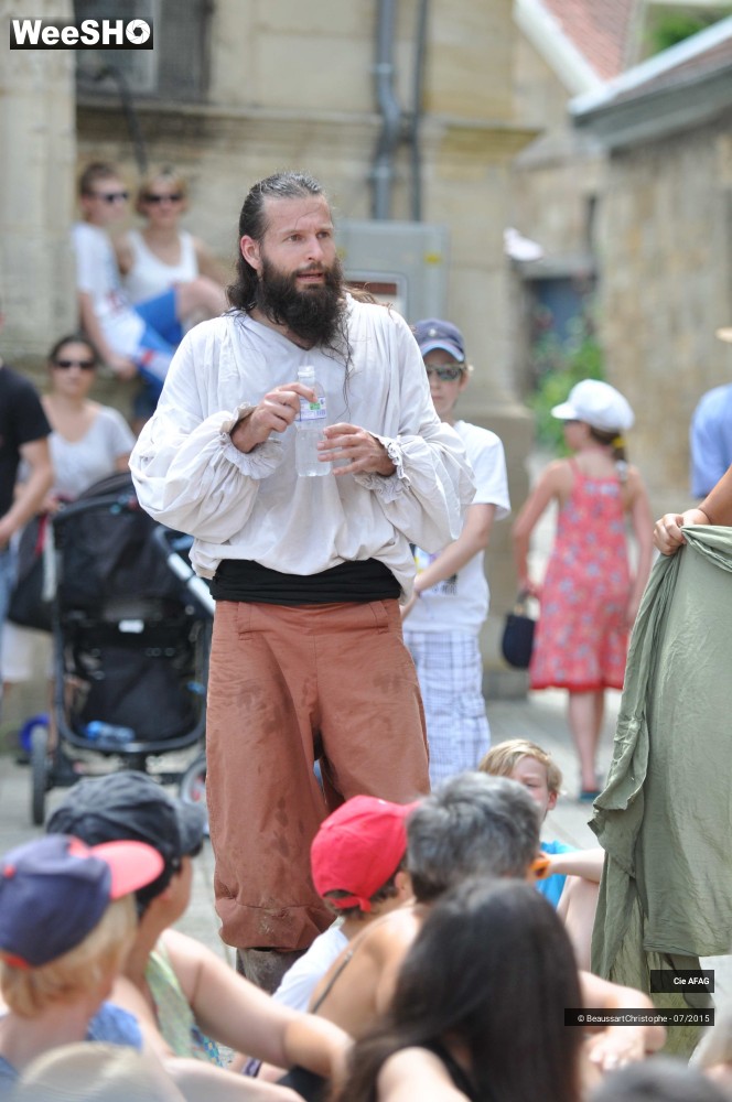 44/47 photos du spectacle L'histoire des 3 Mousquetaires racontée à Deux en 1/2 heure