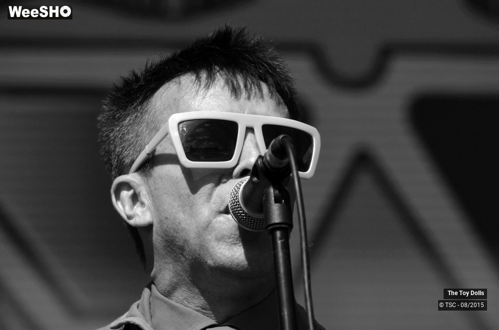 8/19 photos du spectacle The Toy Dolls