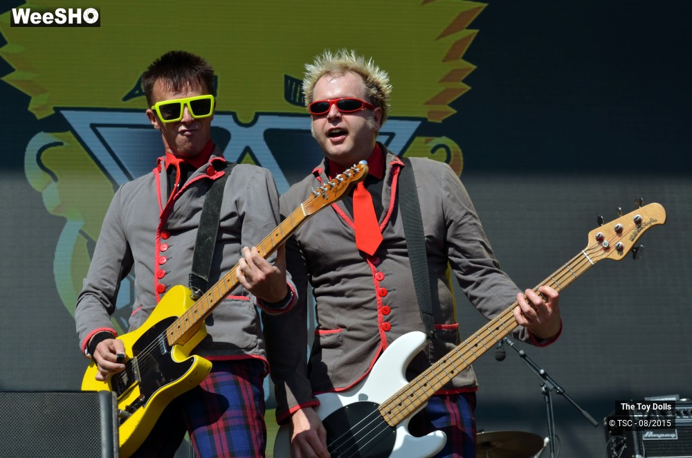 17/19 photos du spectacle The Toy Dolls