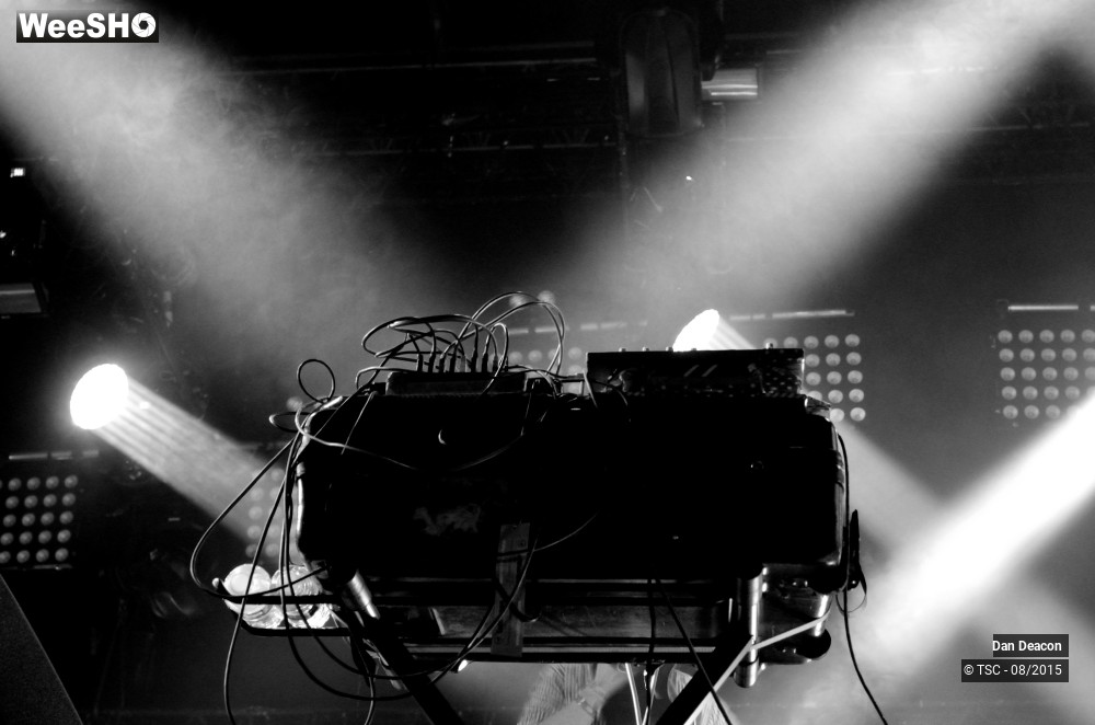 7/12 photos du spectacle Dan Deacon