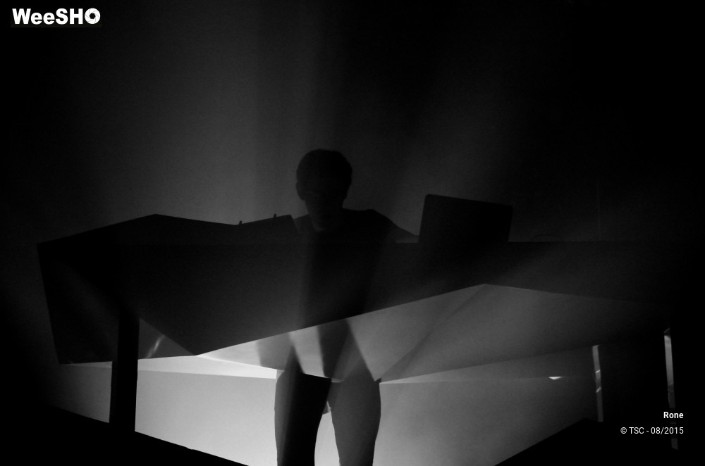 4/5 photos du spectacle Rone