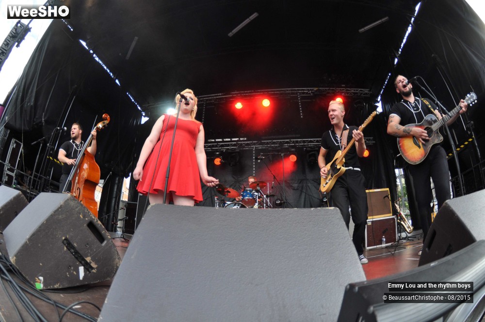 13/23 photos du spectacle Emmy Lou and the Rhythm Boys