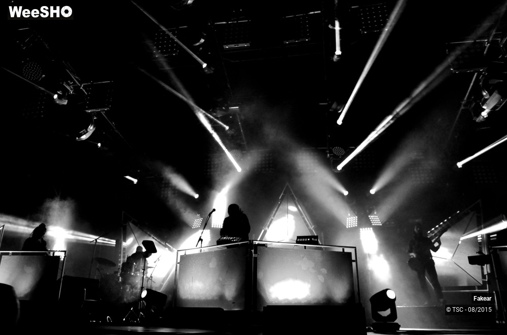 3/9 photos du spectacle Fakear