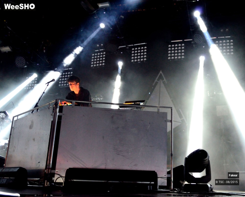 7/9 photos du spectacle Fakear