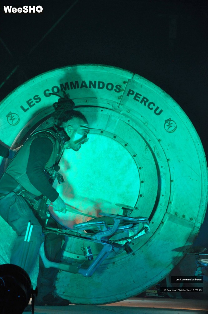 36/44 photos du spectacle Les Commandos Percu
