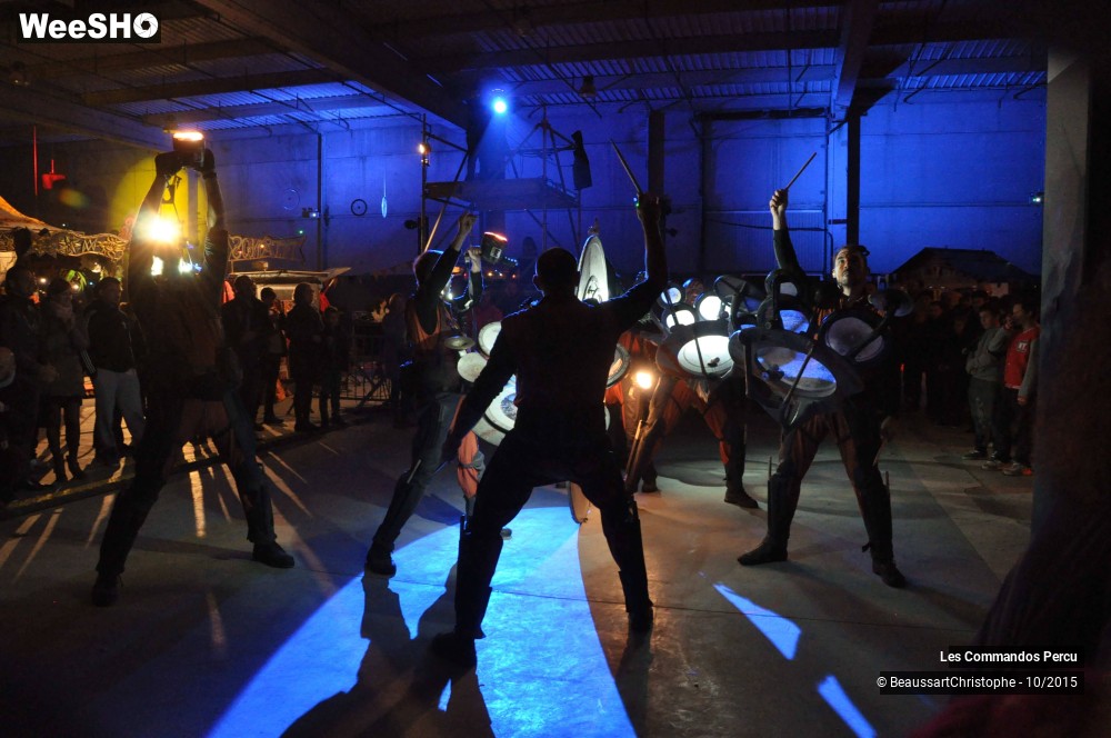 40/44 photos du spectacle Les Commandos Percu