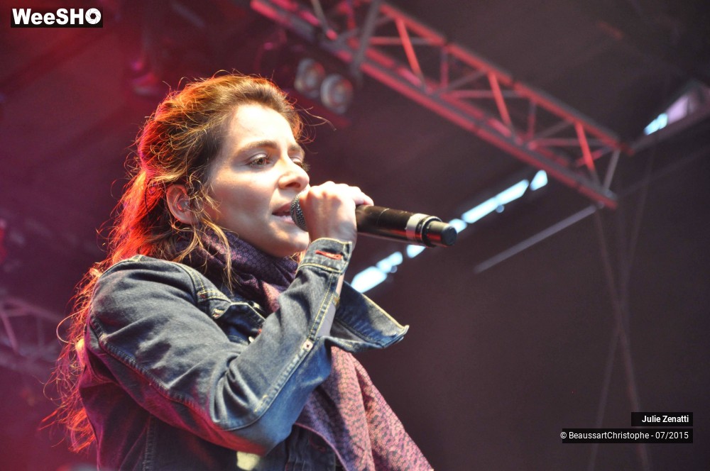 8/34 photos du spectacle Julie Zenatti