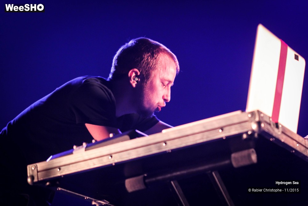 21/25 photos du spectacle Hydrogen Sea