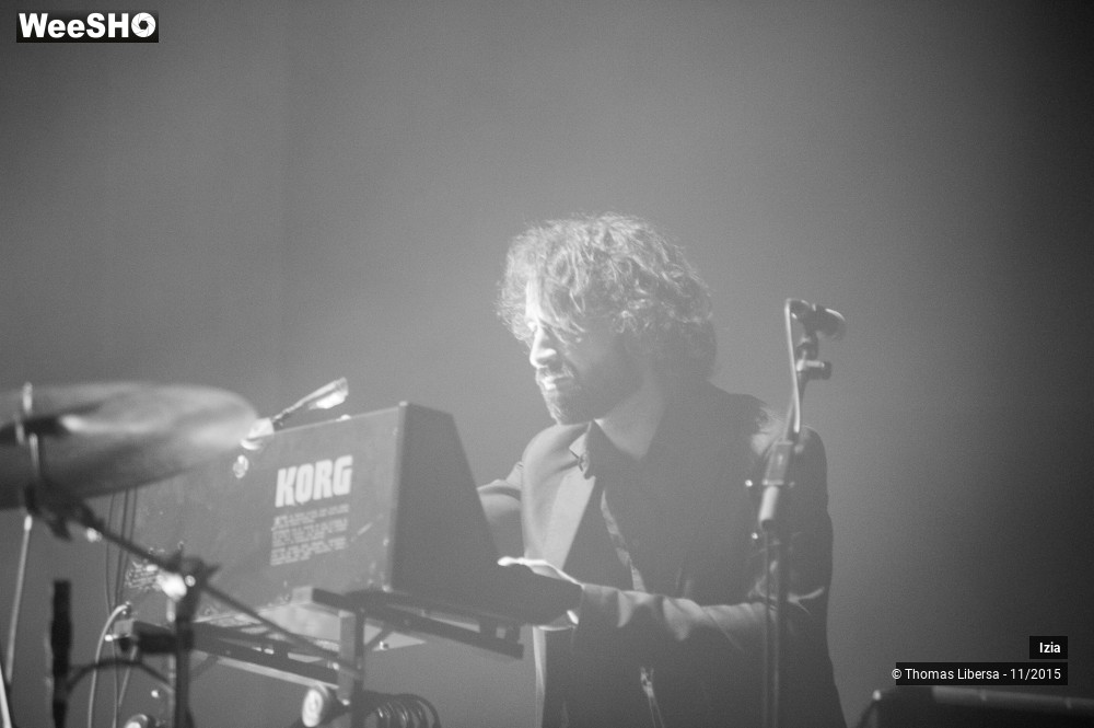 7/35 photos du spectacle Izia