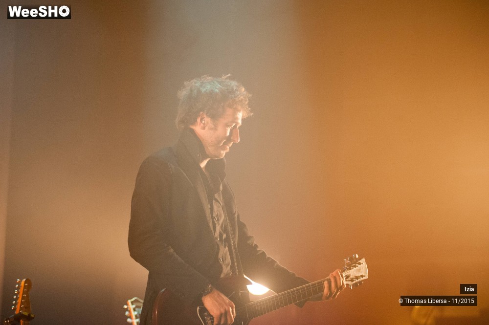 12/35 photos du spectacle Izia