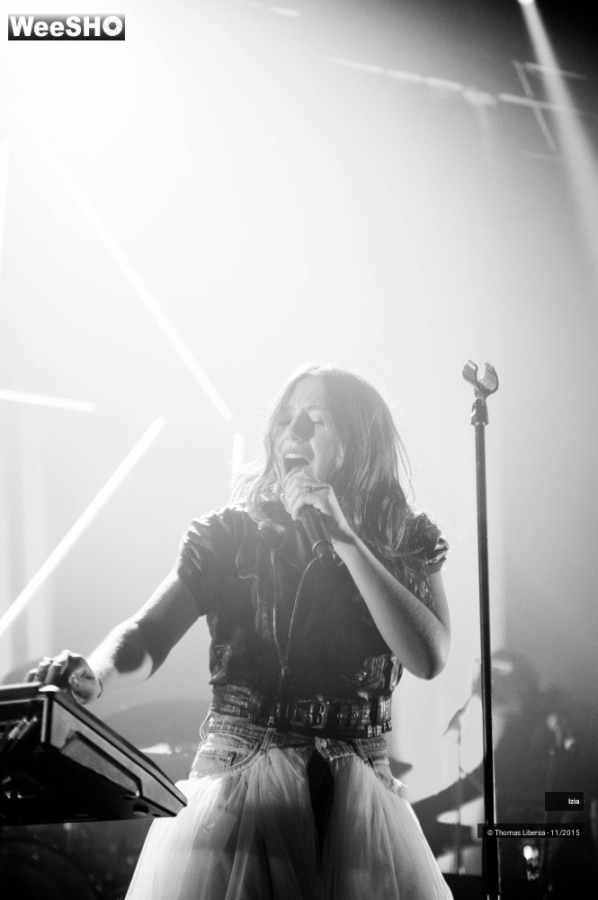 15/35 photos du spectacle Izia