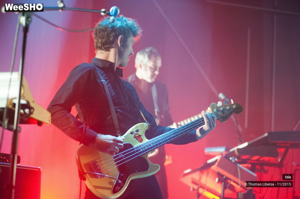 16/35 photos du spectacle Izia