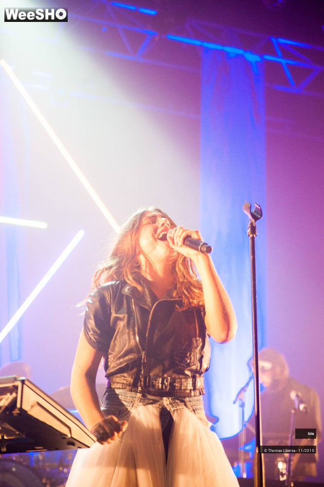 17/35 photos du spectacle Izia