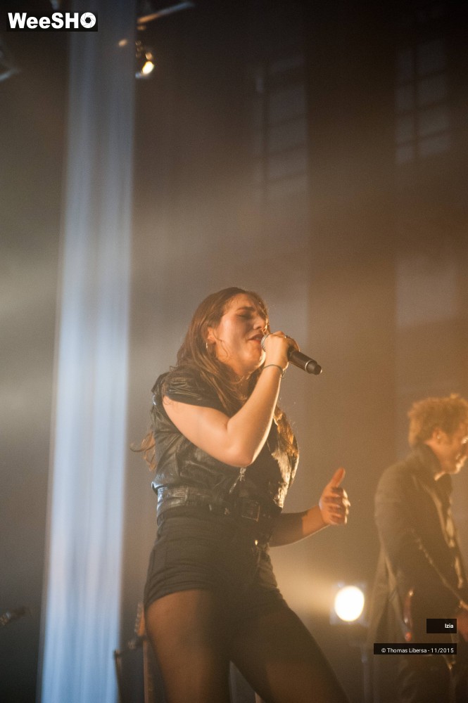 18/35 photos du spectacle Izia