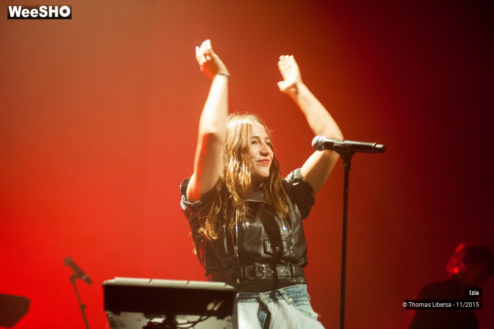 19/35 photos du spectacle Izia