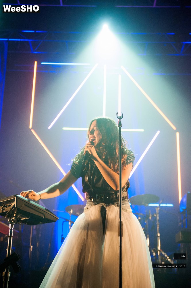 33/35 photos du spectacle Izia