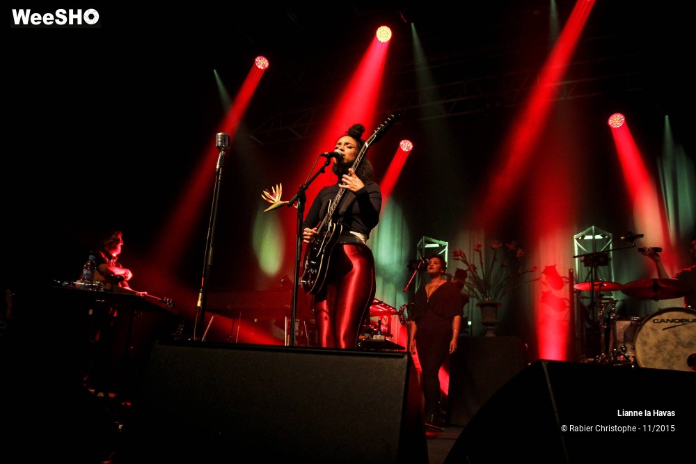 18/37 photos du spectacle Lianne la Havas