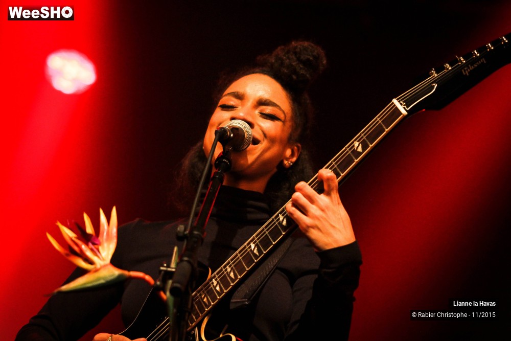19/37 photos du spectacle Lianne la Havas