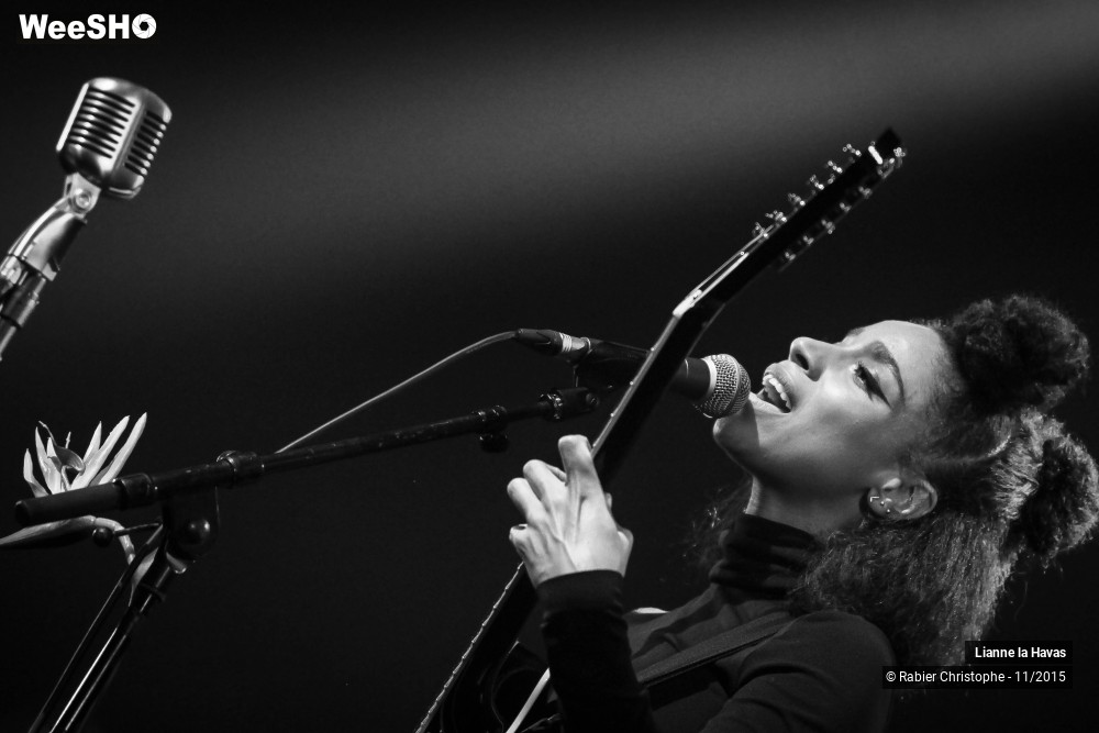 33/37 photos du spectacle Lianne la Havas