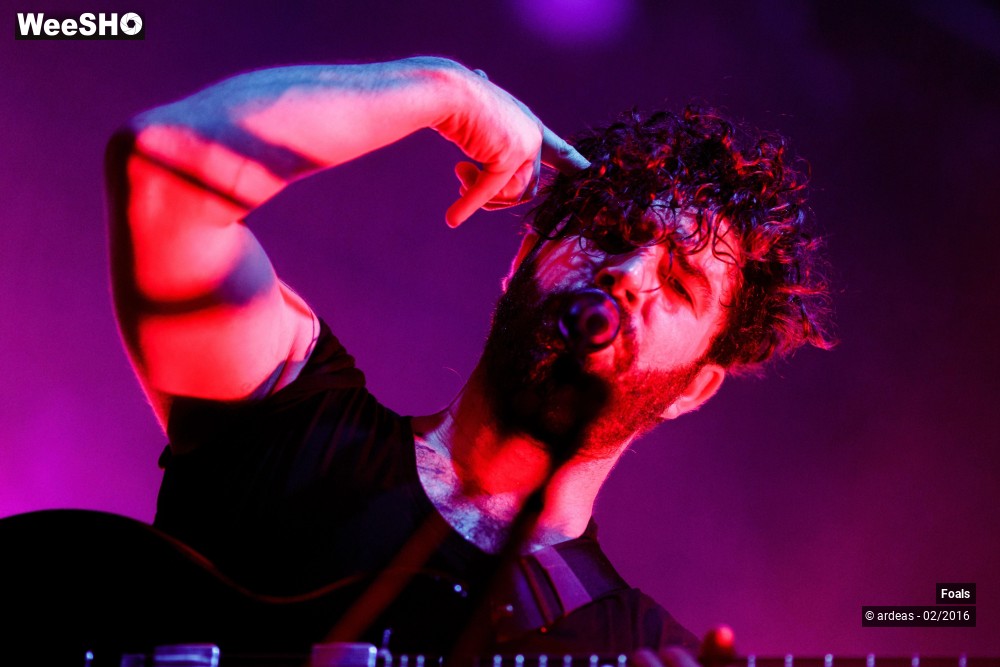 35/39 photos du spectacle Foals