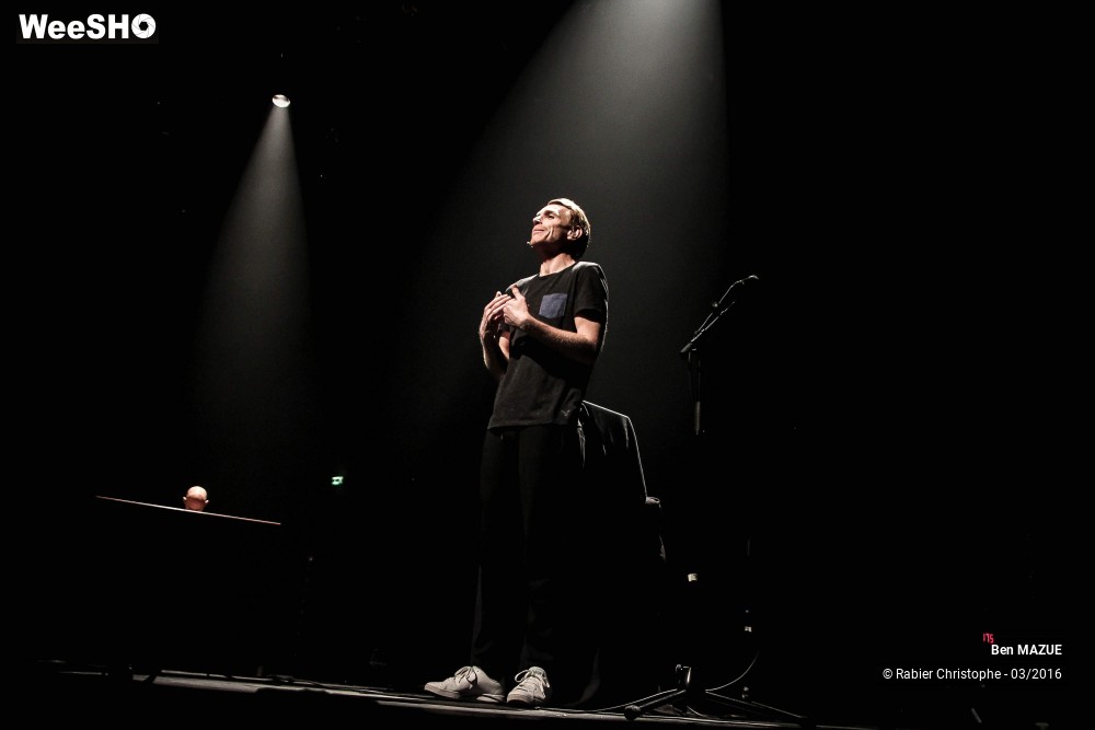 35/36 photos du spectacle Ben Mazué